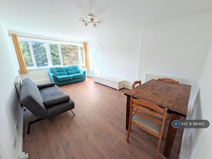 2 Bedroom Flat To Rent In Hornsey Road, London, N19