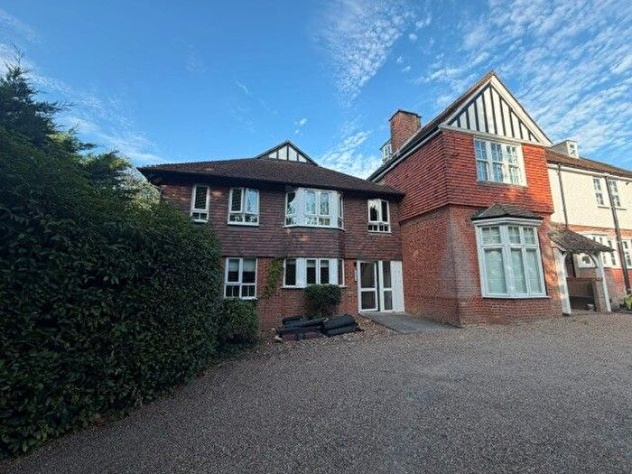 1 Bedroom Flat To Rent In The Appletrees, Tonbridge, TN10