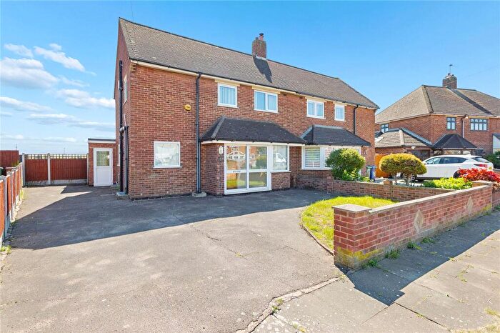 3 Bedroom Semi-Detached House For Sale In Hall Road, Aveley, South Ockendon, Essex, RM15
