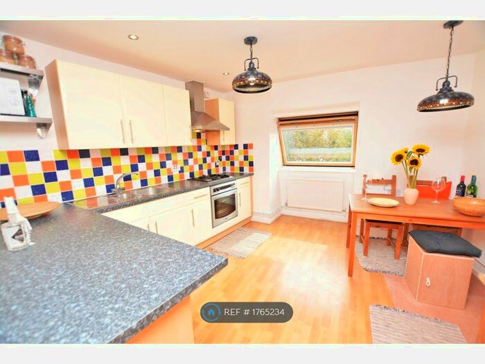 1 Bedroom Flat To Rent In Woburn Close, London, SW19