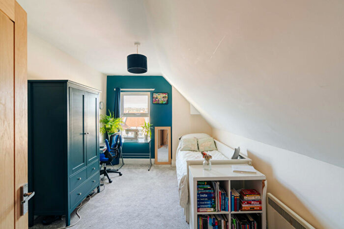 2 Bedroom Flat For Sale In Greville Road, Southville, Bristol, BS3