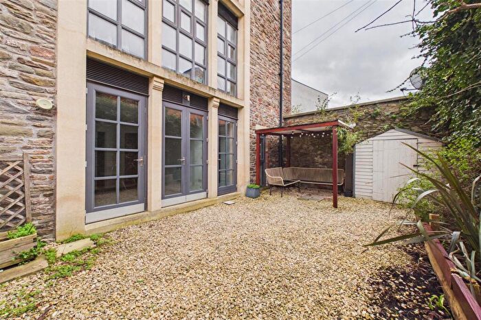 1 Bedroom Flat For Sale In Easton, Vestry Lane, BS5