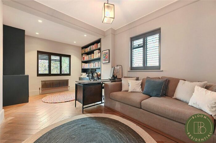 4 Bedroom Semi-Detached House To Rent In Robson Avenue, Willesden Green, London, NW10