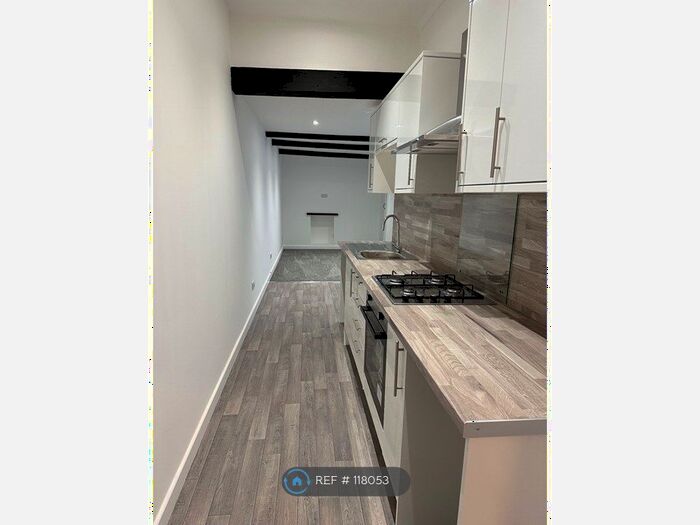 2 Bedroom Flat To Rent In Hoxton Road, Torquay, TQ1