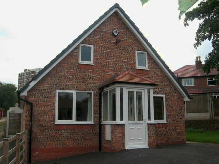 2 Bedroom Detached Bungalow To Rent In A Hall Street Offerton Stockport, SK1