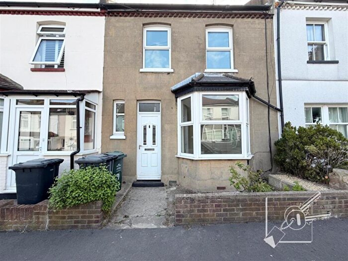 3 Bedroom House To Rent In Oak Road, Greenhithe, DA9