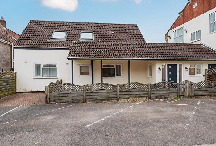 4 Bedroom Semi-Detached House For Sale In Pear Tree Avenue, Long Ashton, Bristol, North Somerset, BS41