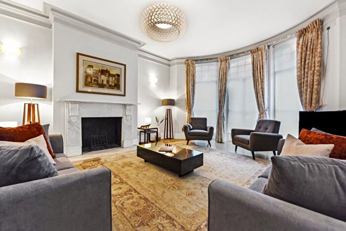 4 Bedroom Flat To Rent In Hyde Park Mansions, Transept Street, Marylebone, NW1