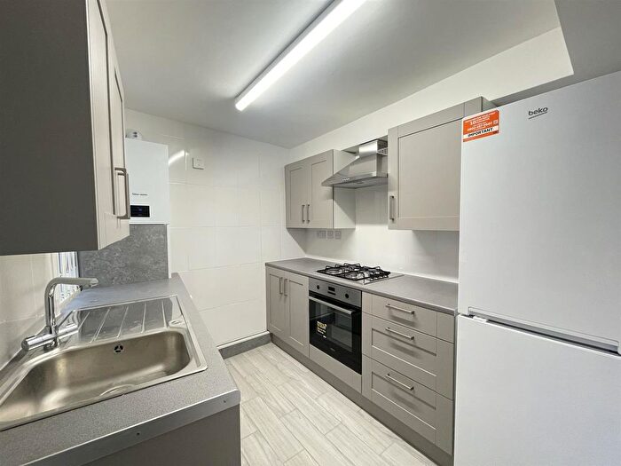 1 Bedroom Flat To Rent In Moffat Road, Thornton Heath, CR7