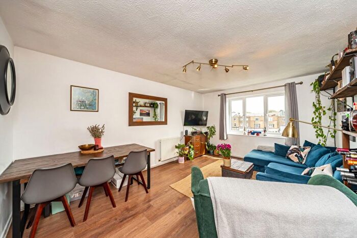 2 Bedroom Flat For Sale In Clapham Road, Clapham, SW9