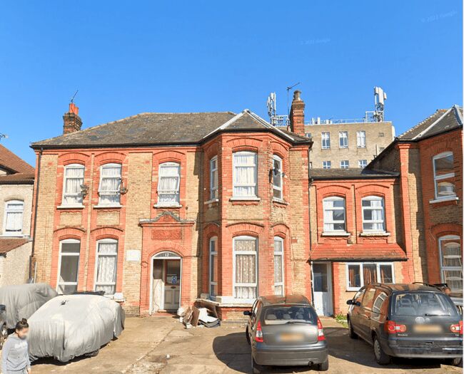 Studio To Rent In Ilford, Essex, IG1