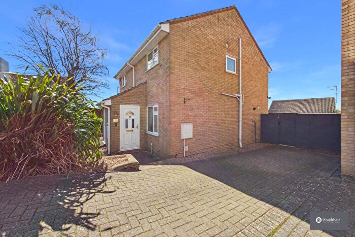 2 Bedroom Semi-Detached House For Sale In Bartlett Court, Brackley, NN13