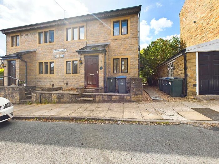 2 Bedroom Flat To Rent In Hollings Court, Hollings Street, Cottingley, BD16