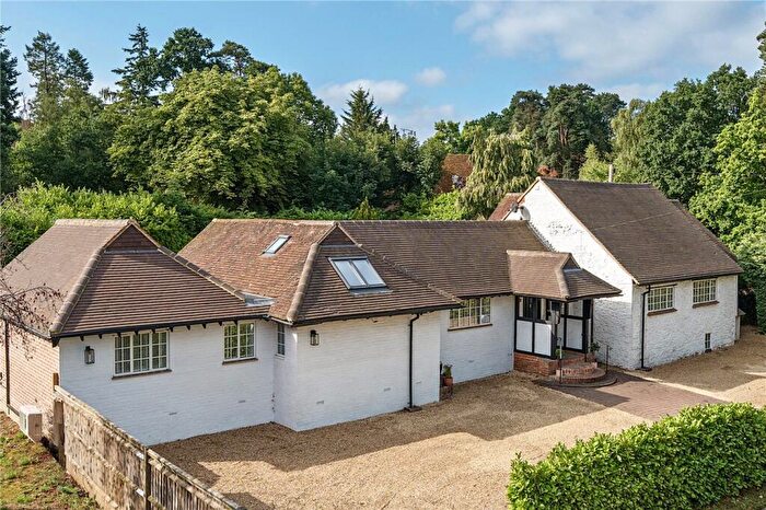 4 Bedroom Detached House For Sale In Crooksbury Road, Farnham, Surrey, GU10