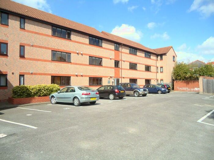 1 Bedroom Flat To Rent In Florence Road, Southsea, PO5