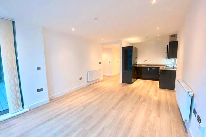 1 Bedroom Flat To Rent In Sutton Court Road, Sutton, SM1