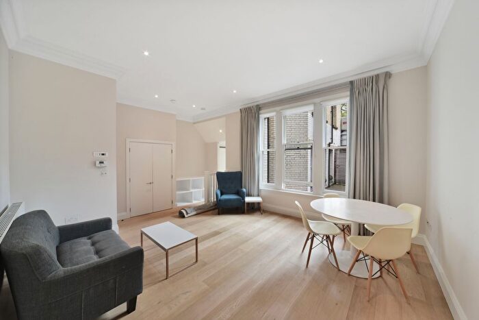 1 Bedroom Flat To Rent In Egerton Gardens Mews, London, SW3