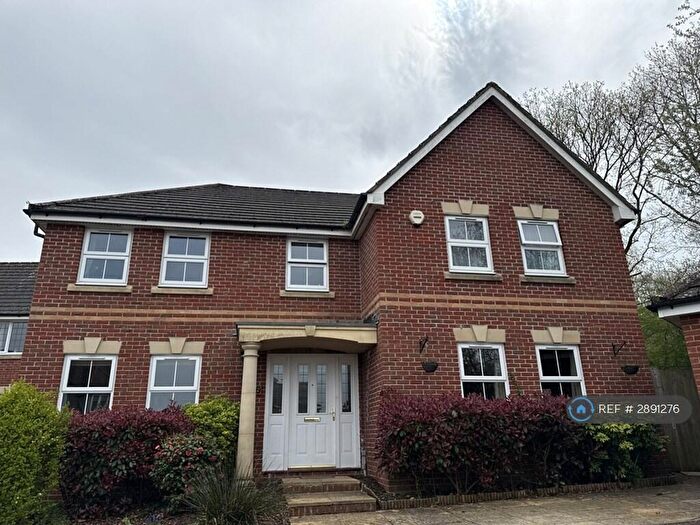 5 Bedroom Detached House To Rent In Lamtarra Way, Newbury, RG14