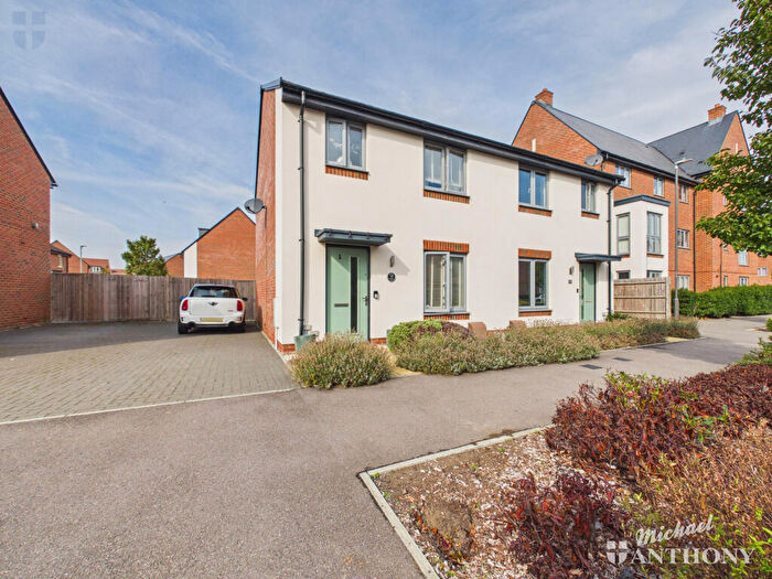 3 Bedroom Semi-Detached House For Sale In Kempster Way, Aston Reach, Aylesbury, HP22