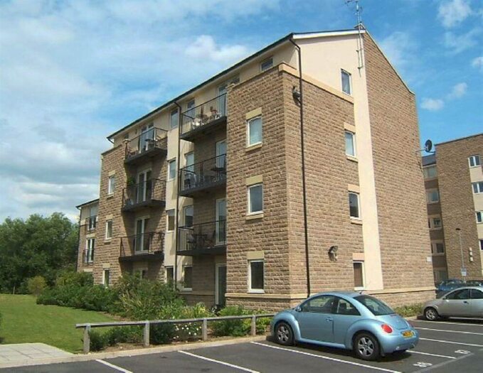 2 Bedroom Flat To Rent In Smeaton Court, Cornmill View, Horsforth, Leeds, LS18