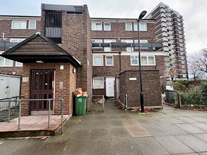 2 Bedroom Maisonette For Sale In High Street, London, E13