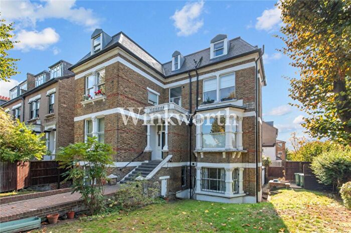 1 Bedroom Apartment For Sale In Queens Drive, London, N4