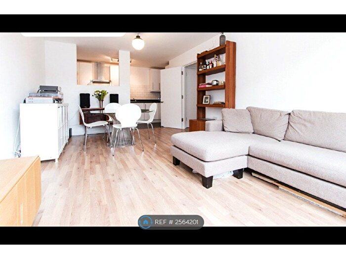 2 Bedroom Flat To Rent In Cordwainer House, London, E8