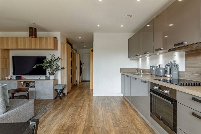 1 Bedroom Flat For Sale In Blondin Way, London, SE16