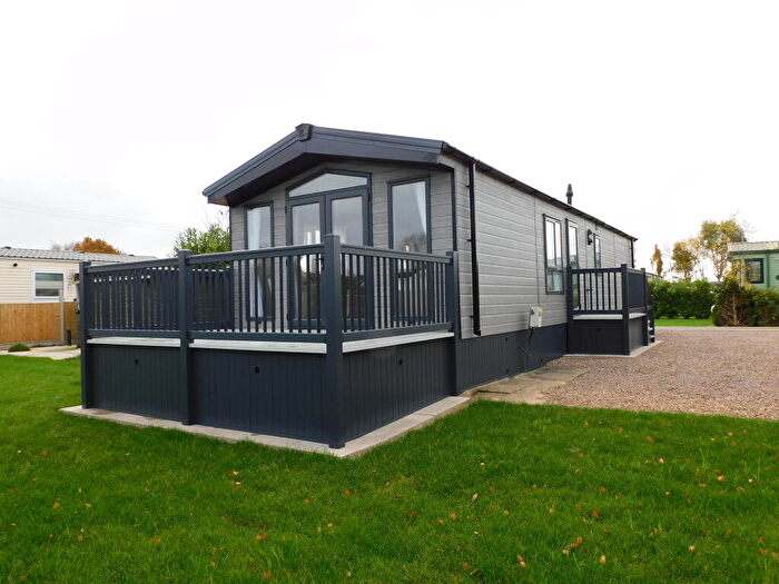 2 Bedroom Mobile Home For Sale In Heron Orchard Holiday Park, PE12