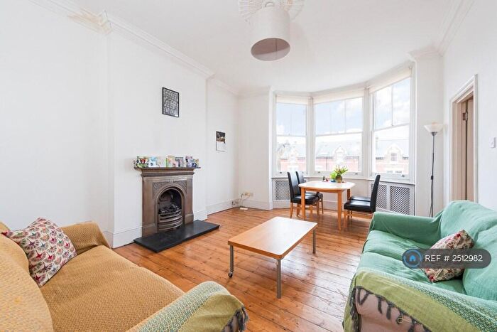 2 Bedroom Flat To Rent In Norwood Road, London, SE24