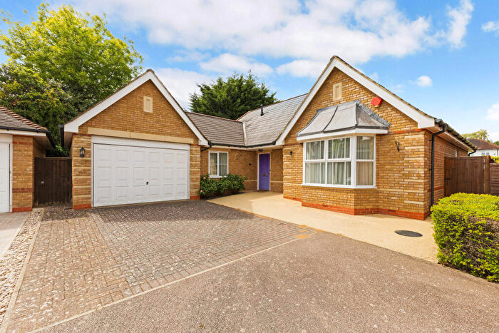 2 Bedroom Detached Bungalow For Sale In Queens Mead, Edgware, HA8