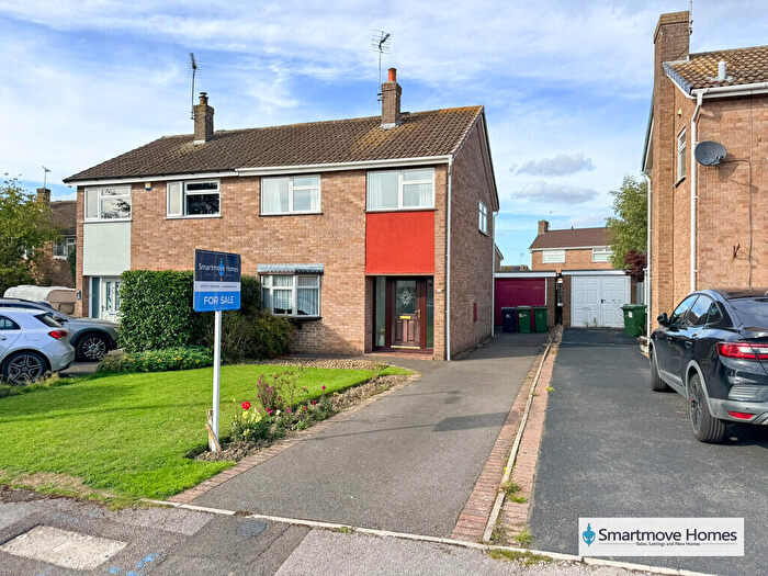 3 Bedroom Semi-Detached House For Sale In Rosier Crescent, Swanwick, DE55