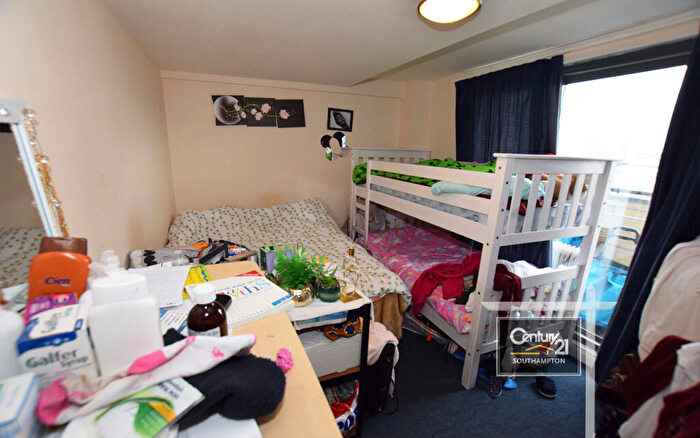 1 Bedroom Flat To Rent In |Ref: |, Mede House, Salisbury Street, Southampton, SO15
