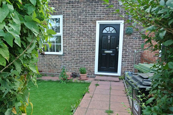 3 Bedroom Terraced House To Rent In The Green, London, BR1