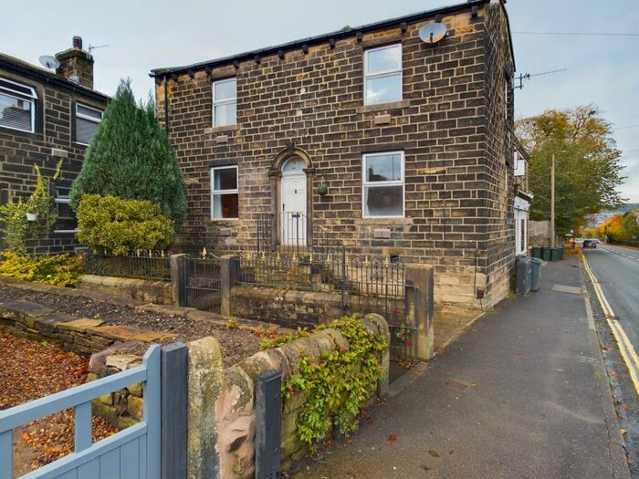 2 Bedroom Town House To Rent In Station Road, Steeton, BD20