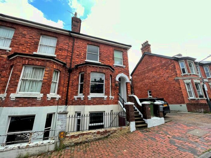 2 Bedroom Maisonette To Rent In Grosvenor Park, Tunbridge Wells, Kent, TN1