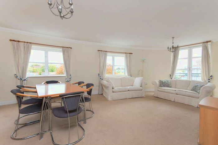2 Bedroom Flat To Rent In Worple Road, Wimbledon, London, SW19