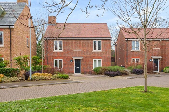 1 Bedroom Flat For Sale In King William Close, Chichester, PO19