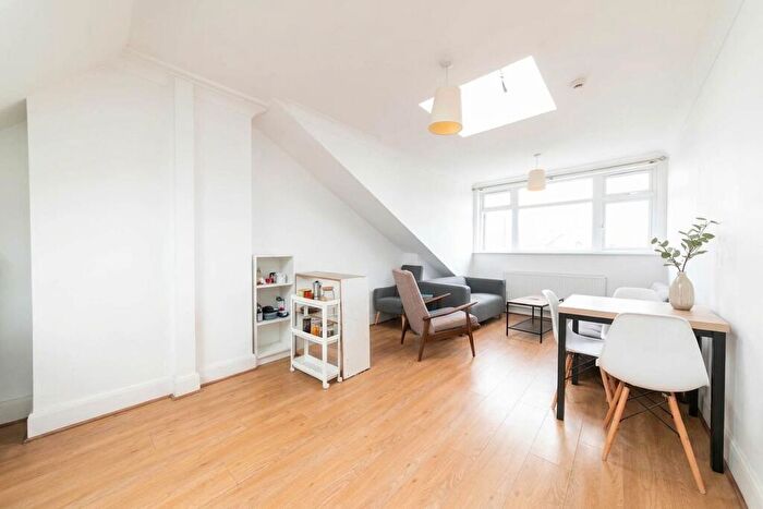 4 Bedroom Flat To Rent In Harrow Road, London, NW10