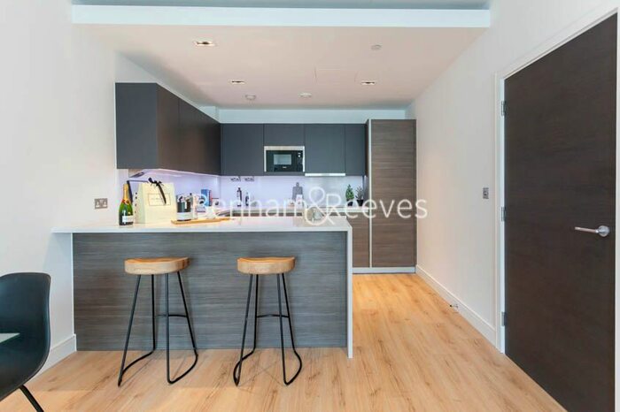 1 Bedroom Flat To Rent In Sovereign Court, Hammersmith, W6