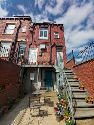 2 Bedroom Flat To Rent In Brookfield Road, Headingley Leeds, LS6