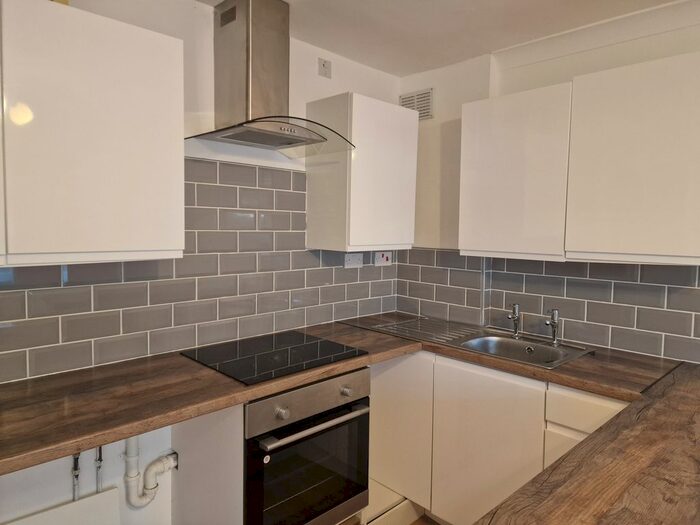 2 Bedroom Flat To Rent In Houldey Road, Northfield, Birmingham, B31