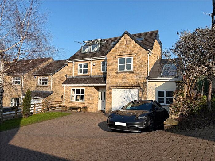4 Bedroom Detached House For Sale In Swallow Close, Pool In Wharfedale, Otley, West Yorkshire, LS21