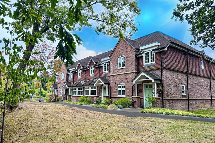 3 Bedroom Terraced House For Sale In Horton Road, BH24
