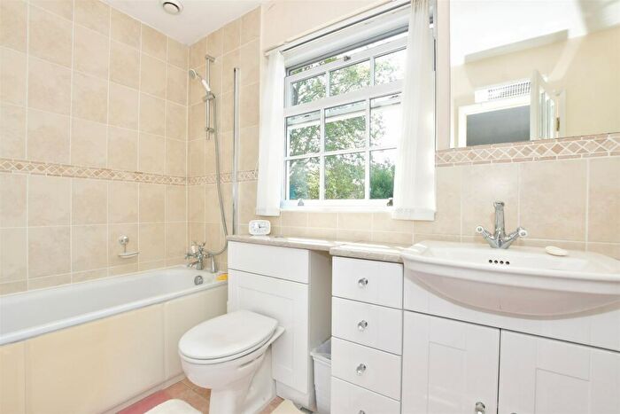 3 Bedroom End Of Terrace House For Sale In Cliftonville, Dorking, Surrey, RH4