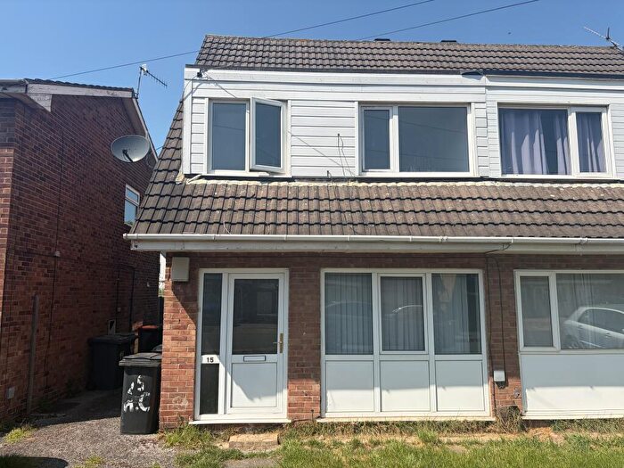 3 Bedroom Semi-Detached House To Rent In Alford Close, Beeston, Nottingham, NG9