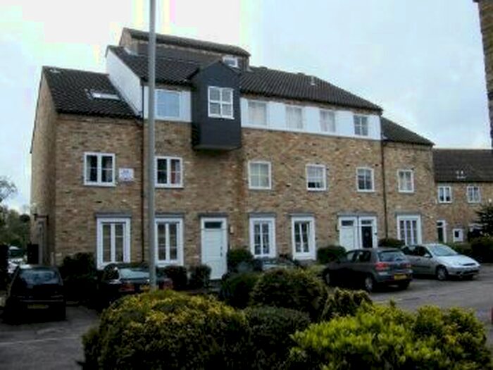2 Bedroom Flat To Rent In River Terrace, St Neots PE19