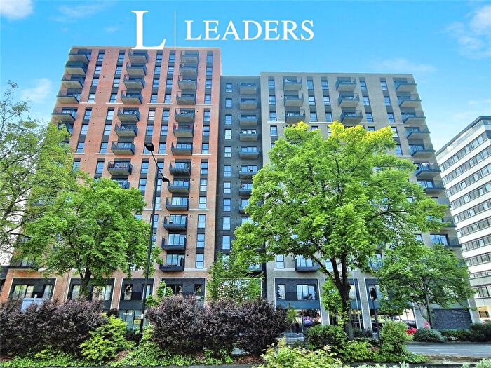 1 Bedroom Apartment For Sale In Victoria Avenue, Southend-on-Sea, Essex, SS2