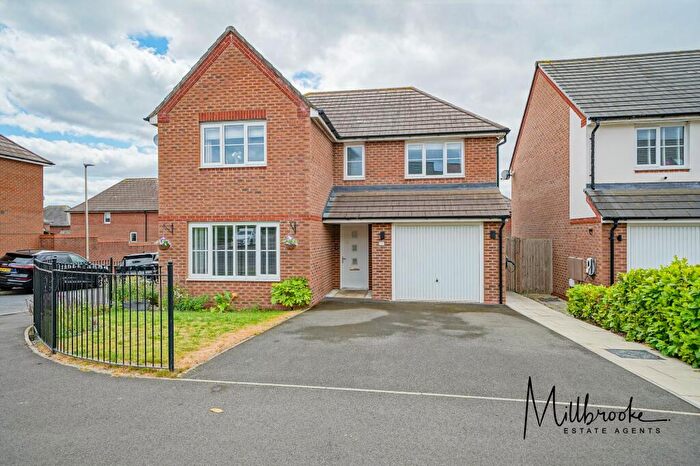 4 Bedroom Detached House For Sale In Garrett Meadow, Tyldesley, M29