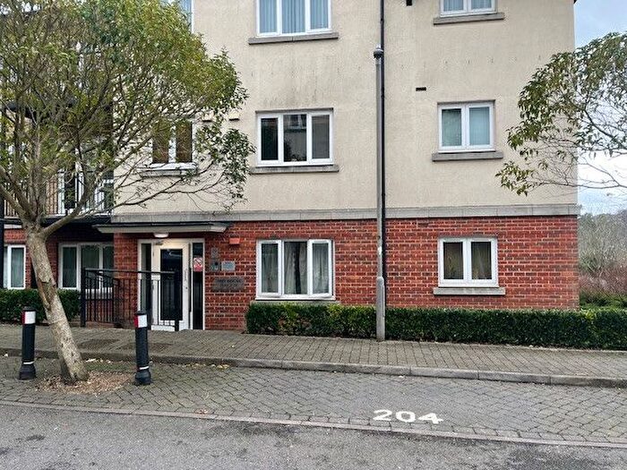 2 Bedroom Flat To Rent In Ercolani Avenue, High Wycombe, Buckinghamshire, HP13